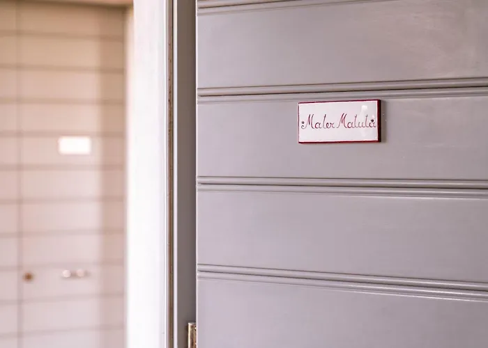 Studio-apartment Mit Garten- Grill- Pool Und Aussicht By Interhome