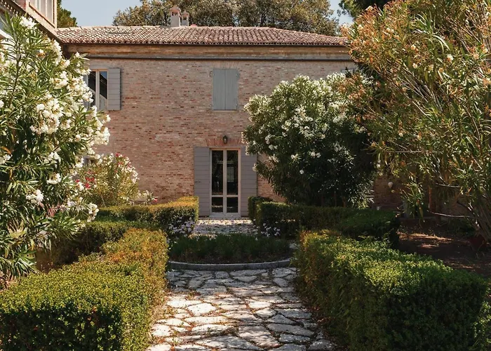 Studio-apartment Mit Garten- Grill- Pool Und Aussicht By Interhome 페자로